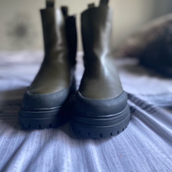 Rain boots - Picture 3 of 4